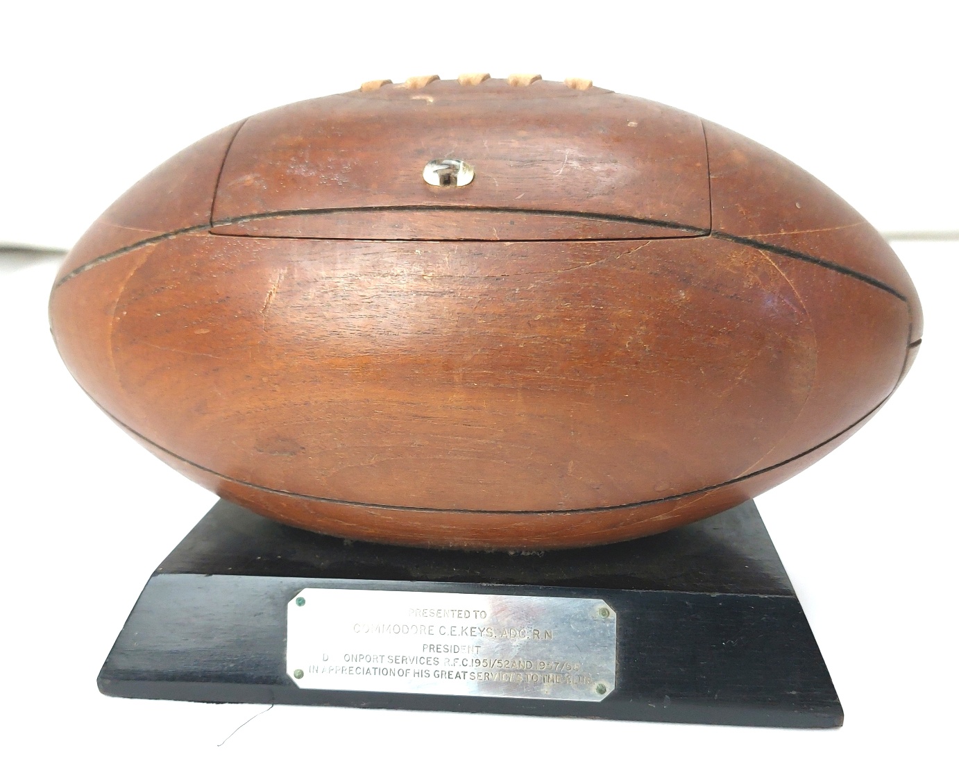 British, c. 1958, Royal Navy Vintage Wooden Rugby Ball Cigarette Dispenser / Carousel Holder Presentation Piece - Image 3